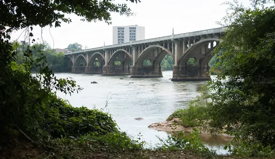 Michael Derrick Snellville GA Accident Death, Obituary - Man Dies After Being Thrown Off Gervais Street Bridge